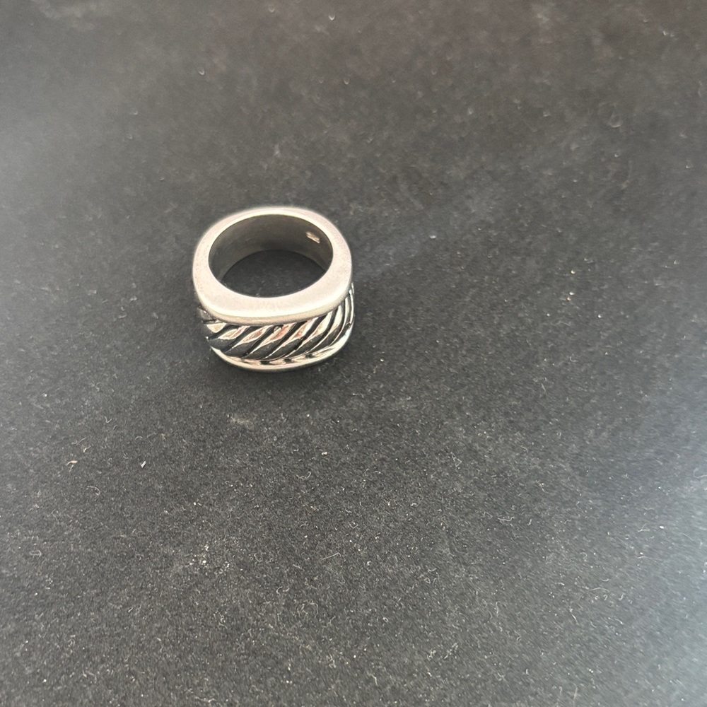 Elegant Silver Women's Ring